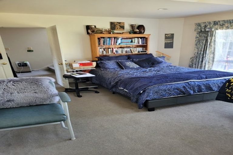 Photo of property in 13 Swanson Oaks, Swanson, Auckland, 0612