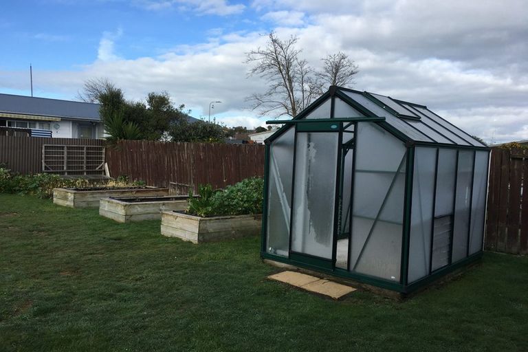 Photo of property in 5 Lindsay Crescent, Nawton, Hamilton, 3200