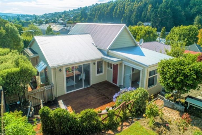 Photo of property in 11 Glenross Street, Glenross, Dunedin, 9011