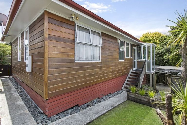 Photo of property in 1/1 Cushla Place, Massey, Auckland, 0614