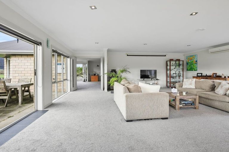 Photo of property in 10 Parker Road, Huntly, 3771