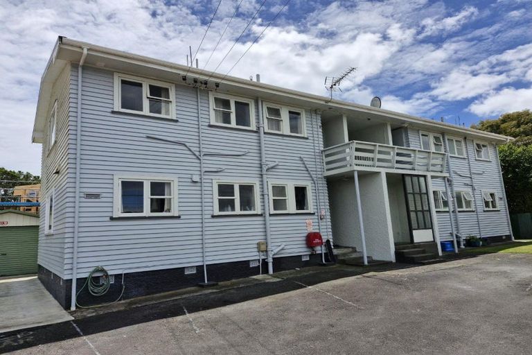 Photo of property in 32 Hine Street, New Plymouth, 4310