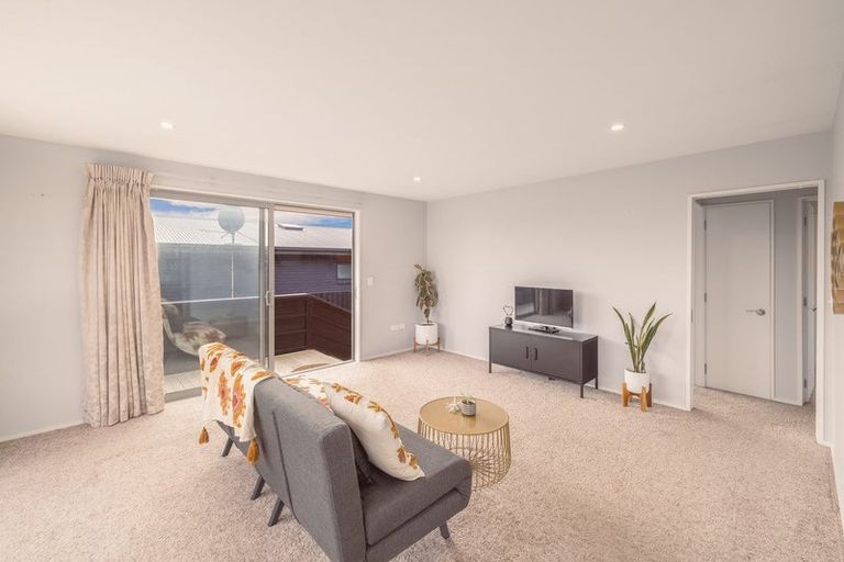 Photo of property in 2/518 Marine Parade, South New Brighton, Christchurch, 8062