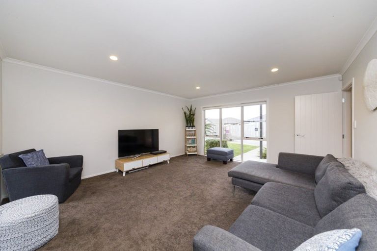 Photo of property in 92 Rosalie Terrace, Kelvin Grove, Palmerston North, 4414