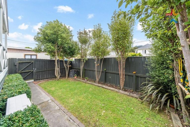 Photo of property in 2/79 Molesworth Street, Taita, Lower Hutt, 5011
