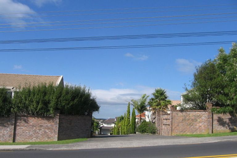 Photo of property in 2/182 Mokoia Road, Chatswood, Auckland, 0626