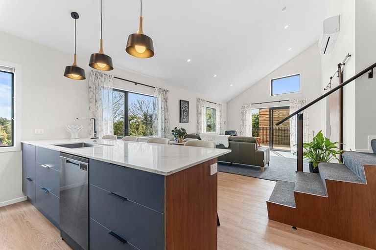 Photo of property in 120 Mangorei Road, Merrilands, New Plymouth, 4312