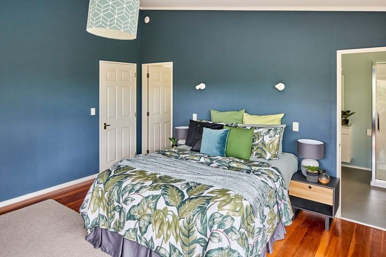 Photo of property in 24 Raroa Place, Pukerua Bay, 5026