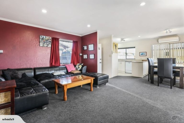 Photo of property in 34 Puriri Road, Pukekohe, 2120