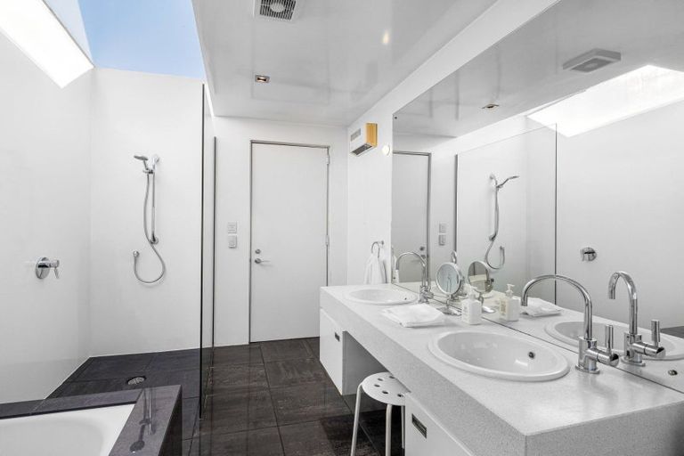 Photo of property in 97a Fendalton Road, Fendalton, Christchurch, 8014