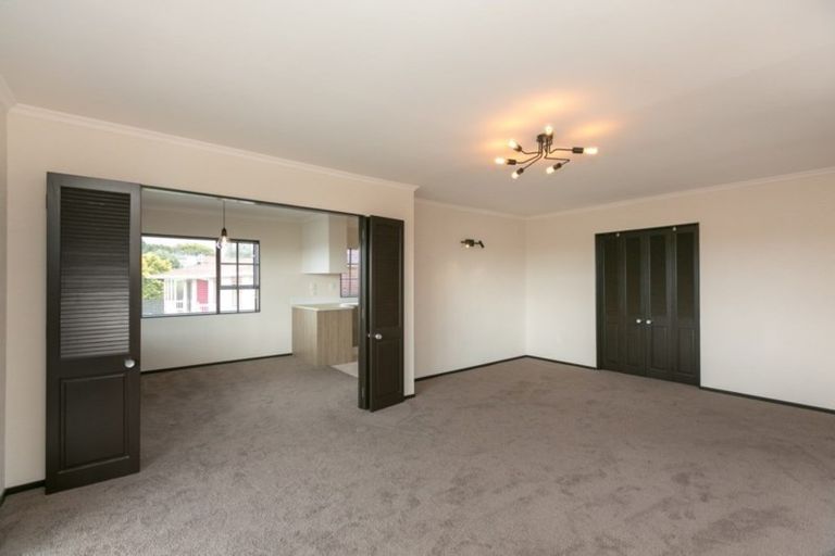 Photo of property in 6 Virginia Place, Whalers Gate, New Plymouth, 4310