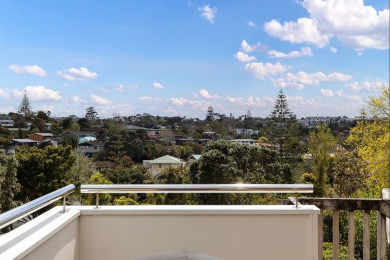 Photo of property in 1/92 Deep Creek Road, Torbay, Auckland, 0630