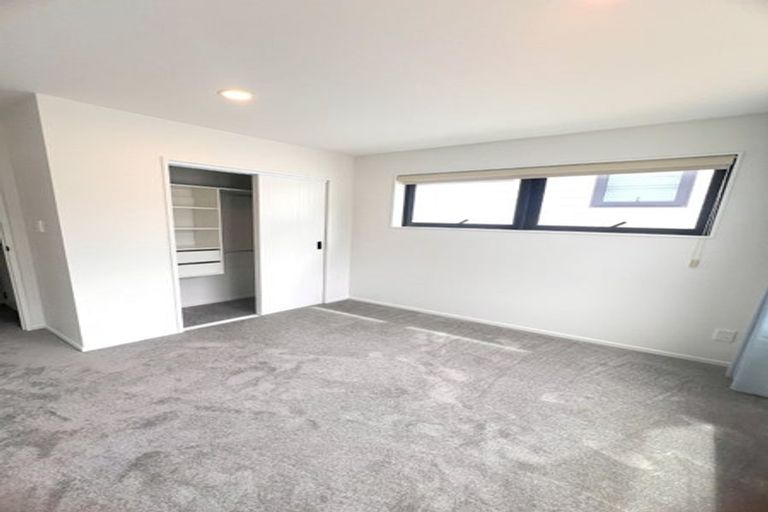 Photo of property in 1a Wren Place, Unsworth Heights, Auckland, 0632