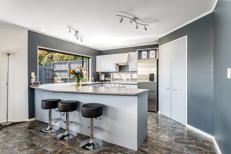 Photo of property in 21 Joseph Banks Drive, Whitby, Porirua, 5024