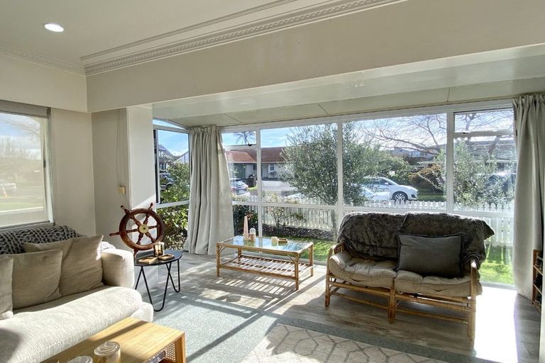 Photo of property in 4 Tupaea Place, Otumoetai, Tauranga, 3110