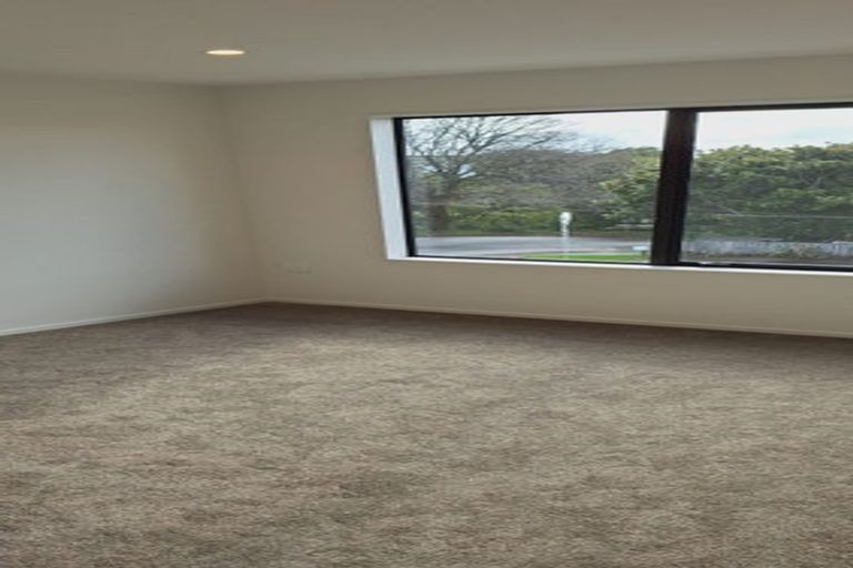 Photo of property in 5/149 Tirimoana Road, Te Atatu South, Auckland, 0602