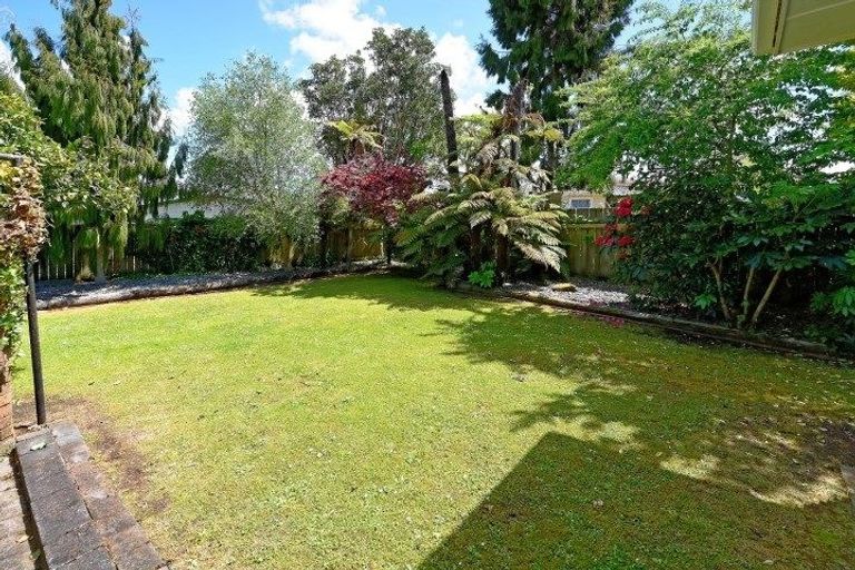 Photo of property in 21 Thornton Place, Melville, Hamilton, 3206