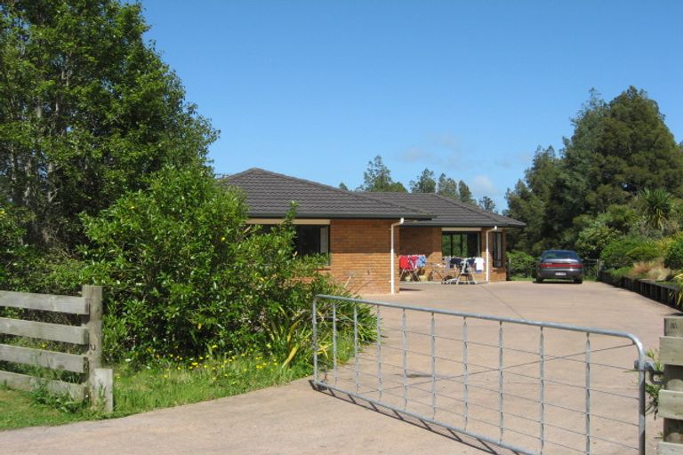 Photo of property in 494 Ponga Road, Opaheke, Papakura, 2584