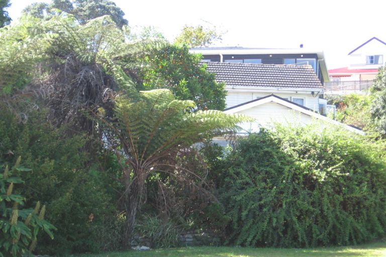 Photo of property in 2/49 Seaton Road, Murrays Bay, Auckland, 0630