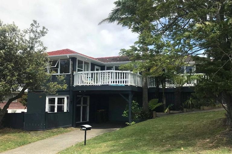 Photo of property in 19 Fairway Avenue, Red Beach, 0932