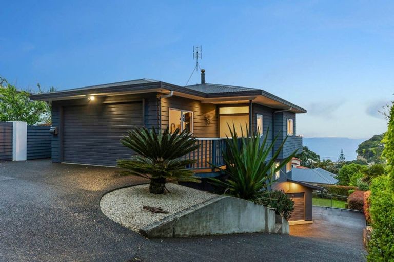 Photo of property in 286 Whangaparaoa Road, Red Beach, 0932