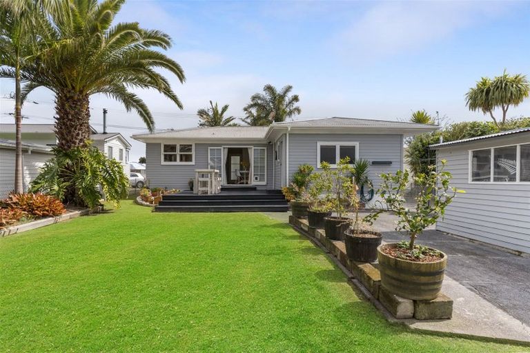 Photo of property in 253 Rangatira Road, Beach Haven, Auckland, 0626