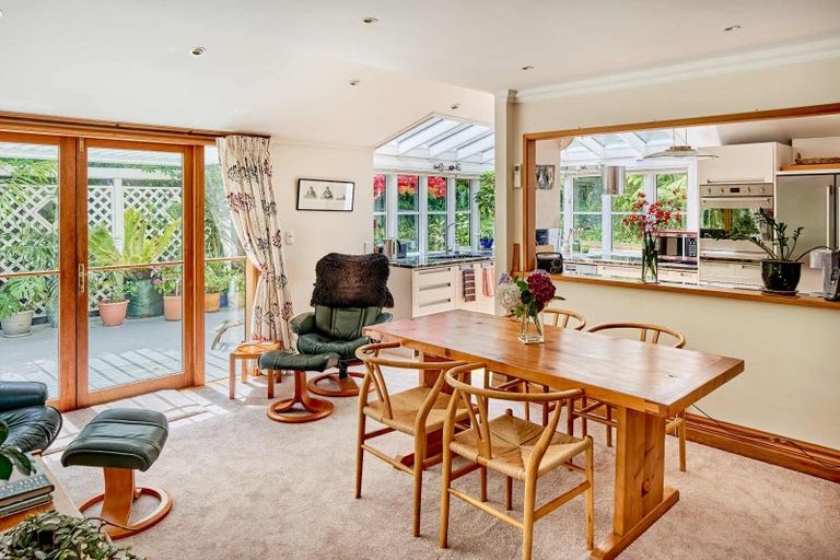 Photo of property in 15 Whiorau Grove, Lowry Bay, Lower Hutt, 5013