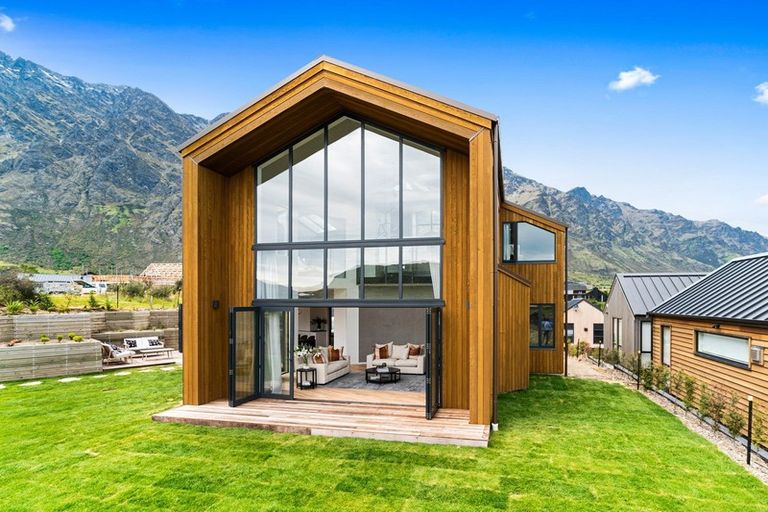 Photo of property in 44 Orford Drive, Jacks Point, Queenstown, 9371