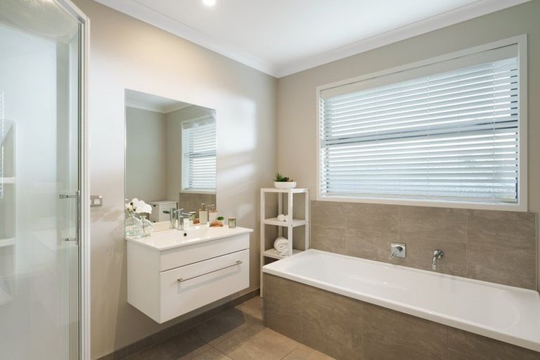 Photo of property in 25 Benmore Crescent, Pyes Pa, Tauranga, 3112