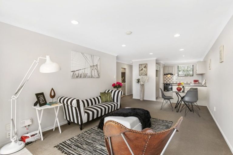 Photo of property in 8/8 Monte Cassino Place, Birkdale, Auckland, 0626