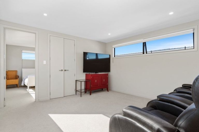 Photo of property in 12 Tuangi Way, Papamoa Beach, Papamoa, 3118