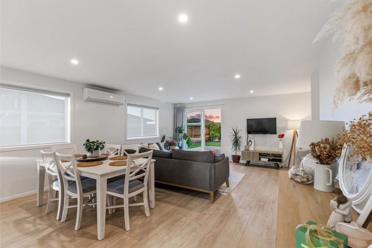 Photo of property in 103 Station Road, Kumeu, 0891