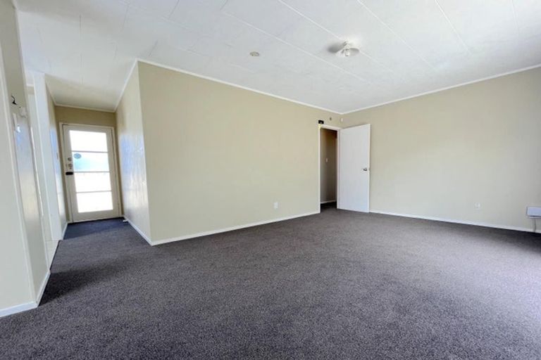 Photo of property in 70 Parrs Cross Road, Henderson, Auckland, 0612