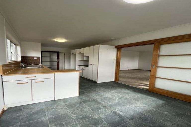 Photo of property in 32 Powrie Street, Glenfield, Auckland, 0629