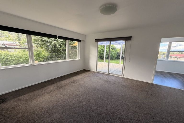 Photo of property in 27 Island View Road, Western Heights, Rotorua, 3015