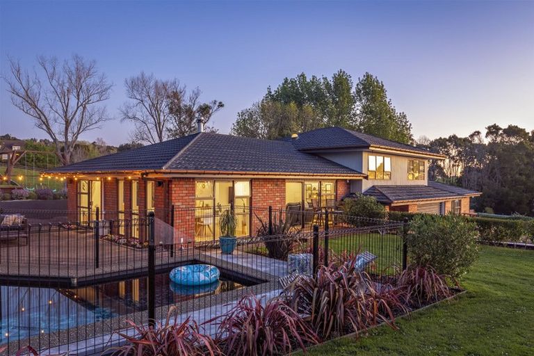 Photo of property in 60 Kaipara Road, Papakura, 2582