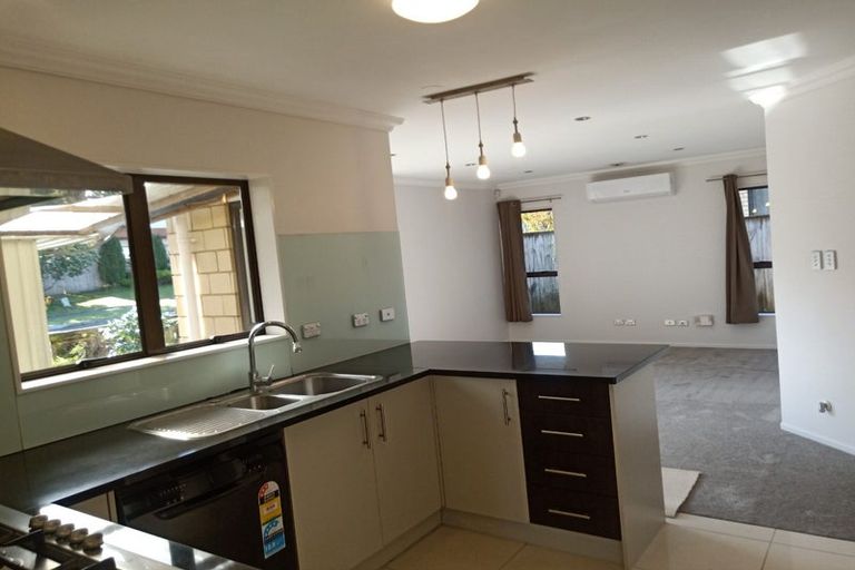 Photo of property in 30 Kestev Drive, Flat Bush, Auckland, 2016