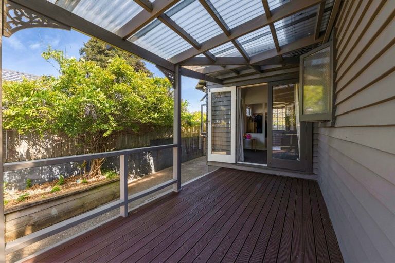 Photo of property in 263 Huatoki Street, Upper Vogeltown, New Plymouth, 4310