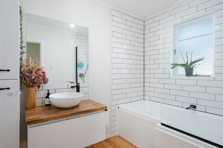 Photo of property in 1 Kiwi Street, Makaraka, Gisborne, 4010