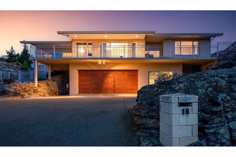 Photo of property in 16 Aronui Road, Bridge Hill, Alexandra, 9320