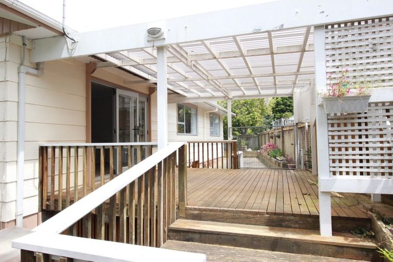 Photo of property in 17 Cunliffe Place, Glenfield, Auckland, 0629