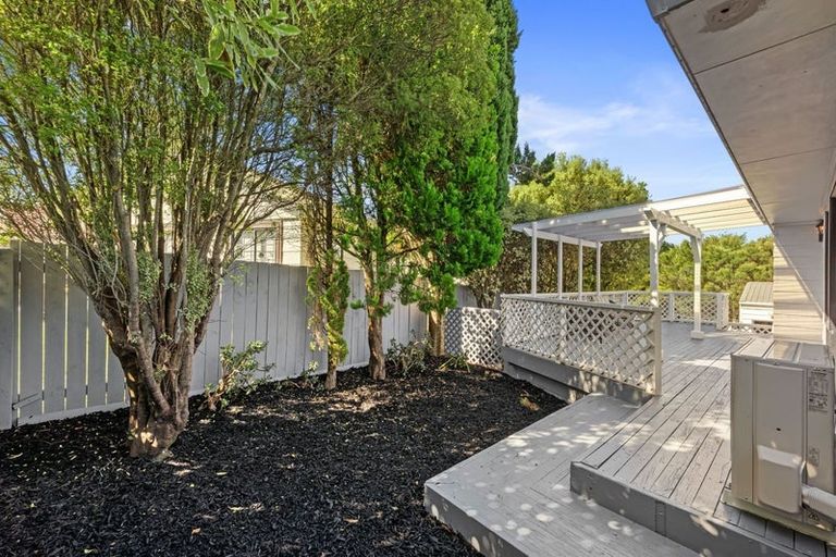 Photo of property in 37 Gosford Drive, Botany Downs, Auckland, 2010