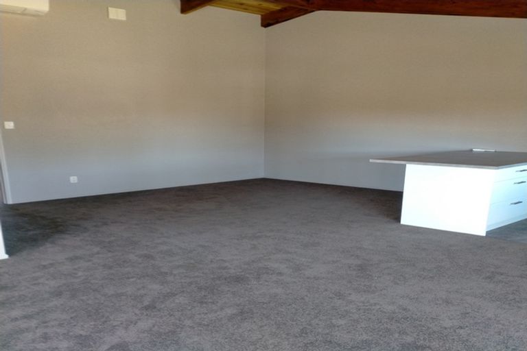 Photo of property in 12 Ashworth Street, Alexandra, 9320