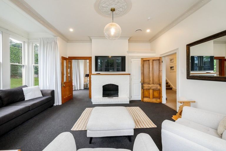 Photo of property in 114 Highgate, Roslyn, Dunedin, 9010