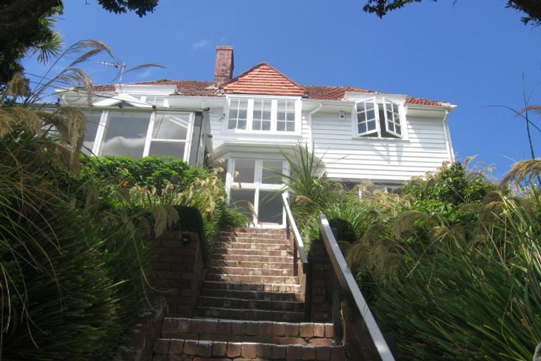 Photo of property in 41 Fairview Crescent, Kelburn, Wellington, 6012