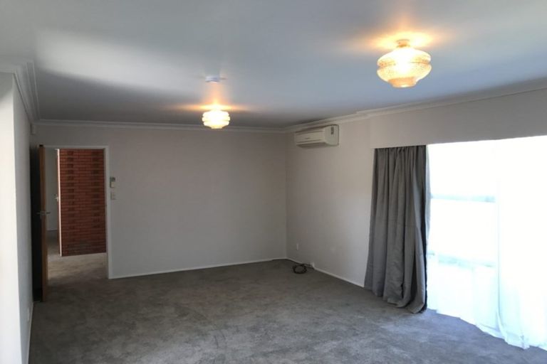 Photo of property in 42 James Evans Drive, Northcote, Auckland, 0627