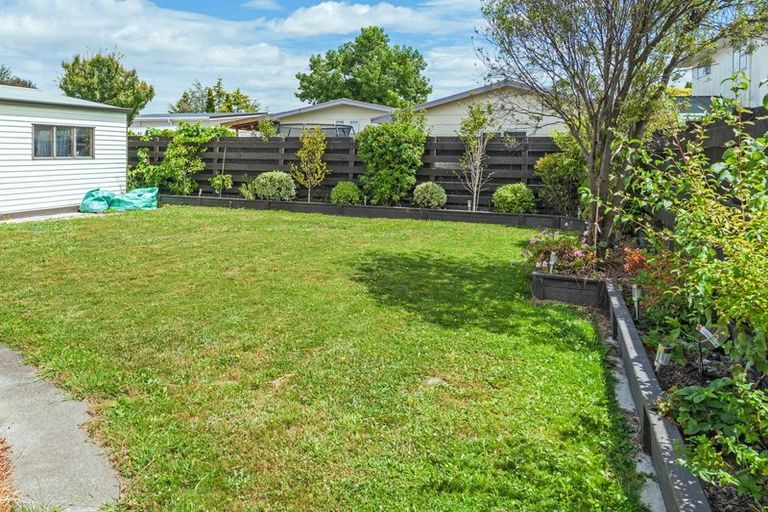 Photo of property in 42 Abraham Crescent, Milson, Palmerston North, 4414