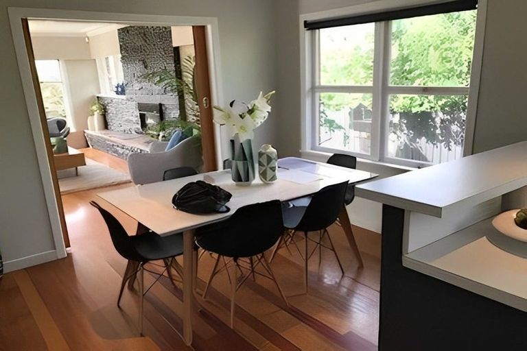 Photo of property in 9 Harding Avenue, Te Atatu South, Auckland, 0610