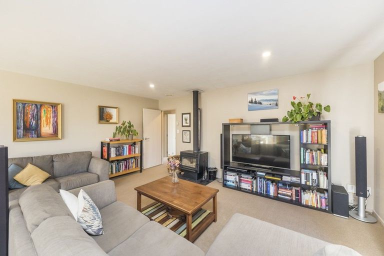 Photo of property in 17 Walnut Grove, Kelvin Grove, Palmerston North, 4414