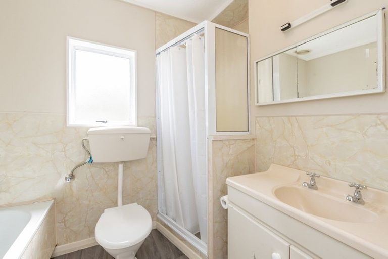 Photo of property in 2 Waimarie Park, Levin, 5510